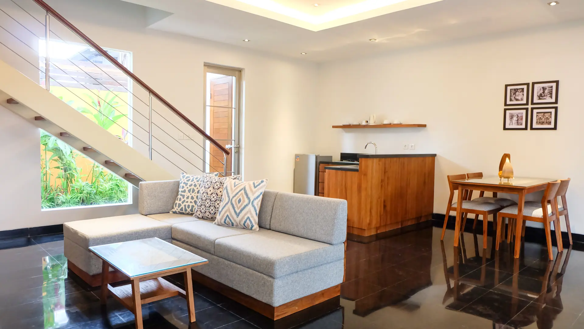 Sun Island Boutique Villas & Spa Seminyak - Two Bedroom Pool Villa - Living Area 1